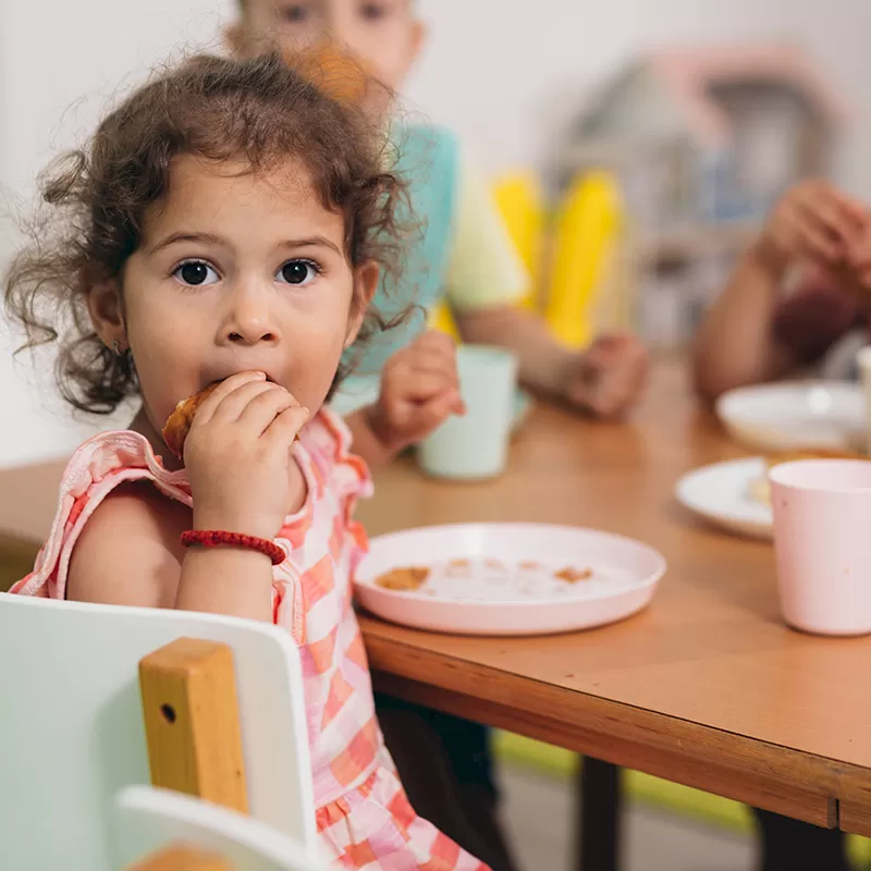 children-eating-meal